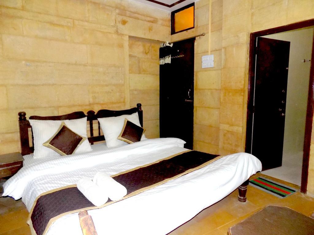 Hotel Fotiya ג'איסלמר מראה חיצוני תמונה