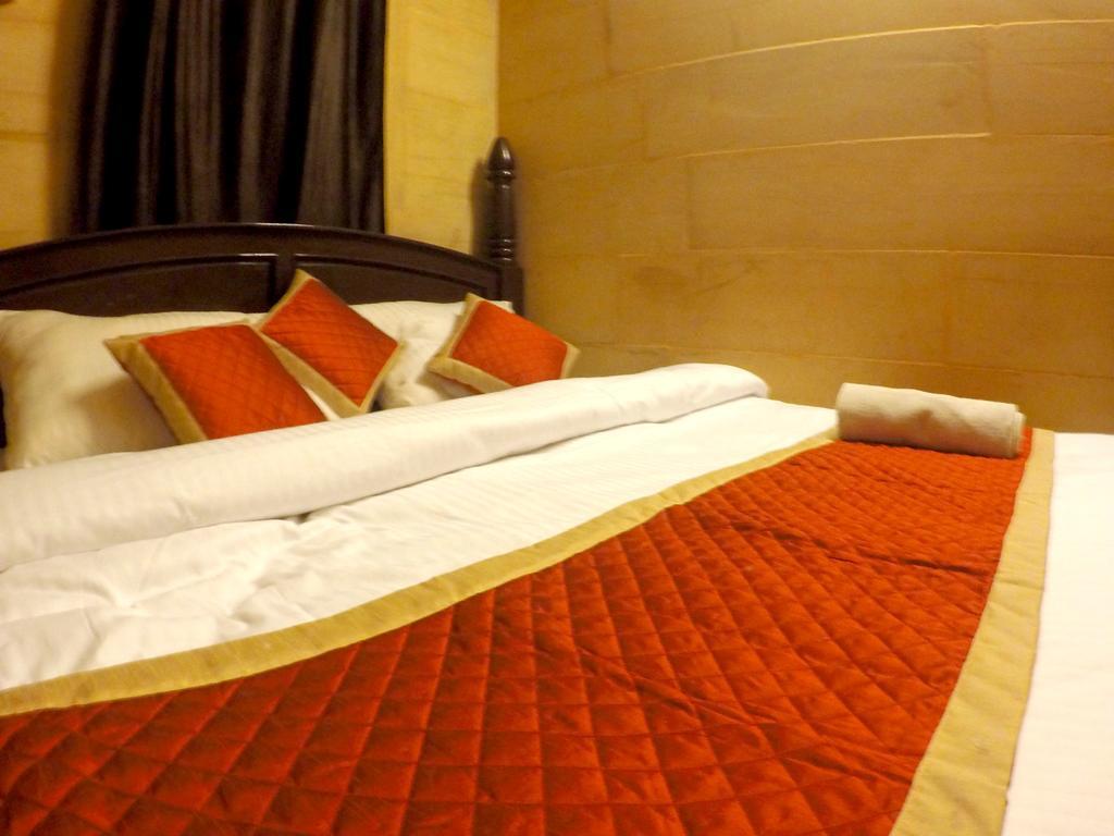 Hotel Fotiya ג'איסלמר מראה חיצוני תמונה