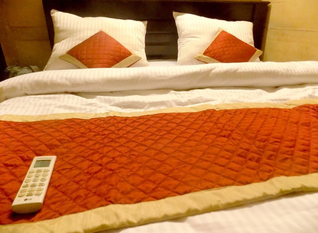 Hotel Fotiya ג'איסלמר מראה חיצוני תמונה