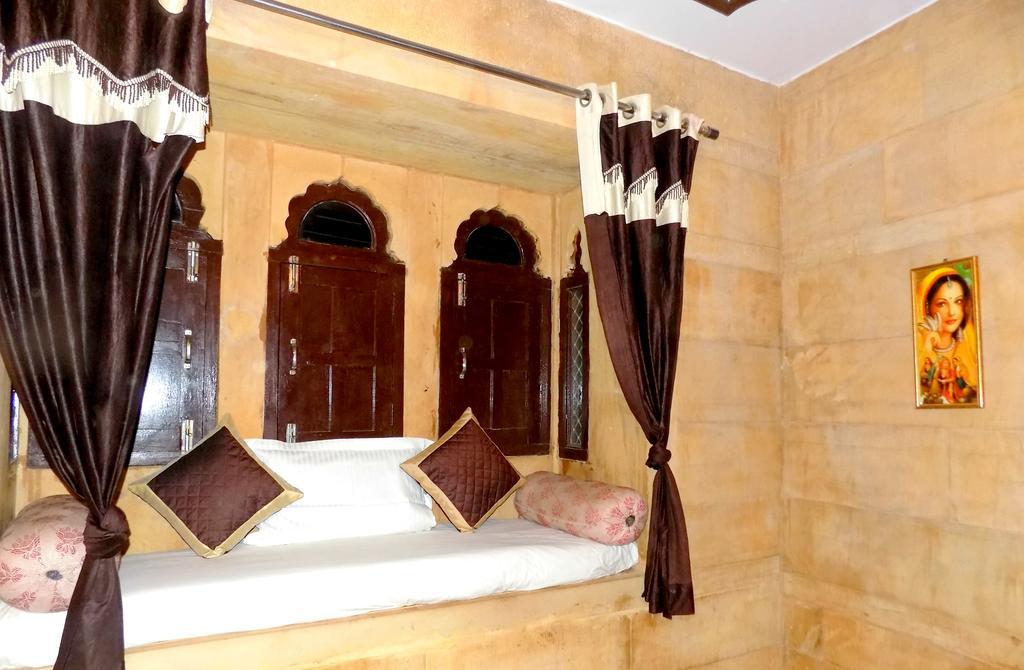 Hotel Fotiya ג'איסלמר מראה חיצוני תמונה