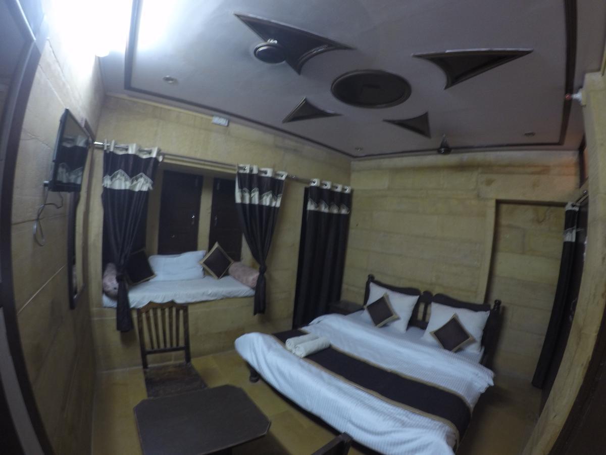 Hotel Fotiya ג'איסלמר מראה חיצוני תמונה